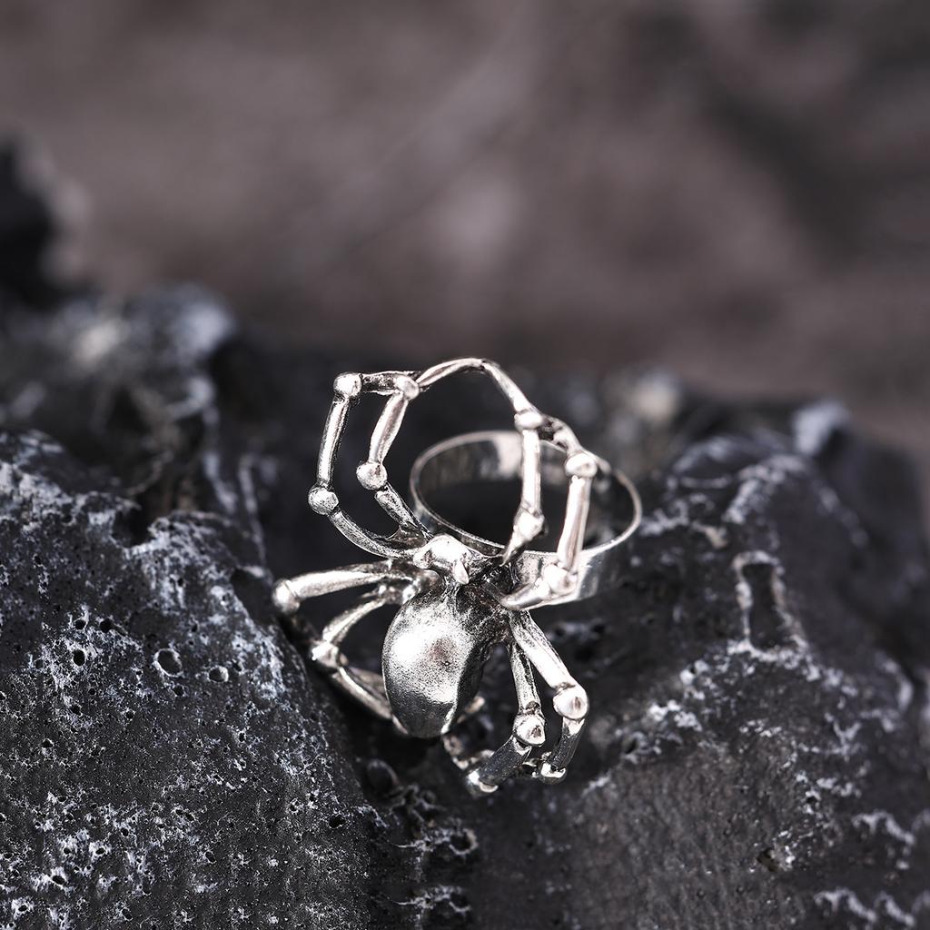 BLINGBAY Damen Vintage Gothic Spinnenring Schwarzer Edelstein Statement Verstellbarer Finger Schmuck für Halloween Party