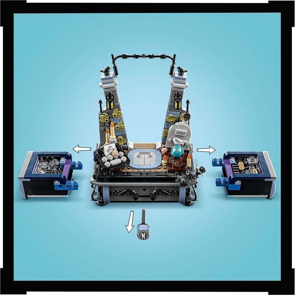 LEGO Addams Family Constructor Figure (76780)