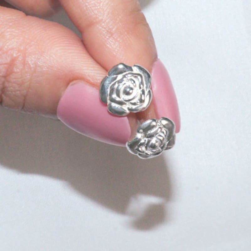 LOASI lovely rose. rose stud earring