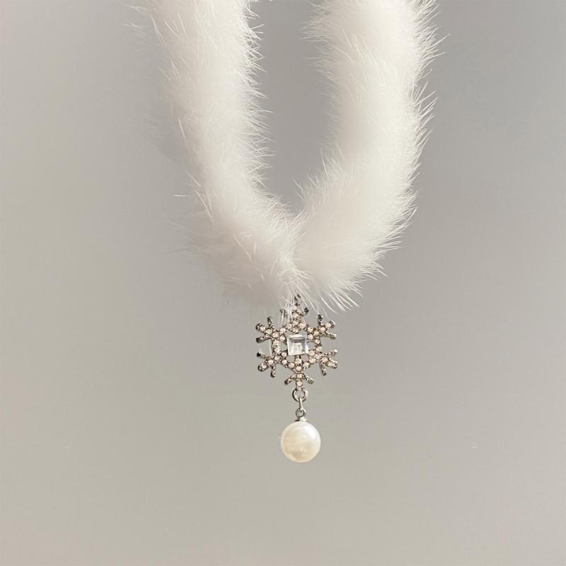 Elegante Hochzeitskette Elegante Halskette Stilvolle Choker-Halskette Schneeflocken-Anhänger-Halskette Plüschmaterial für Damen