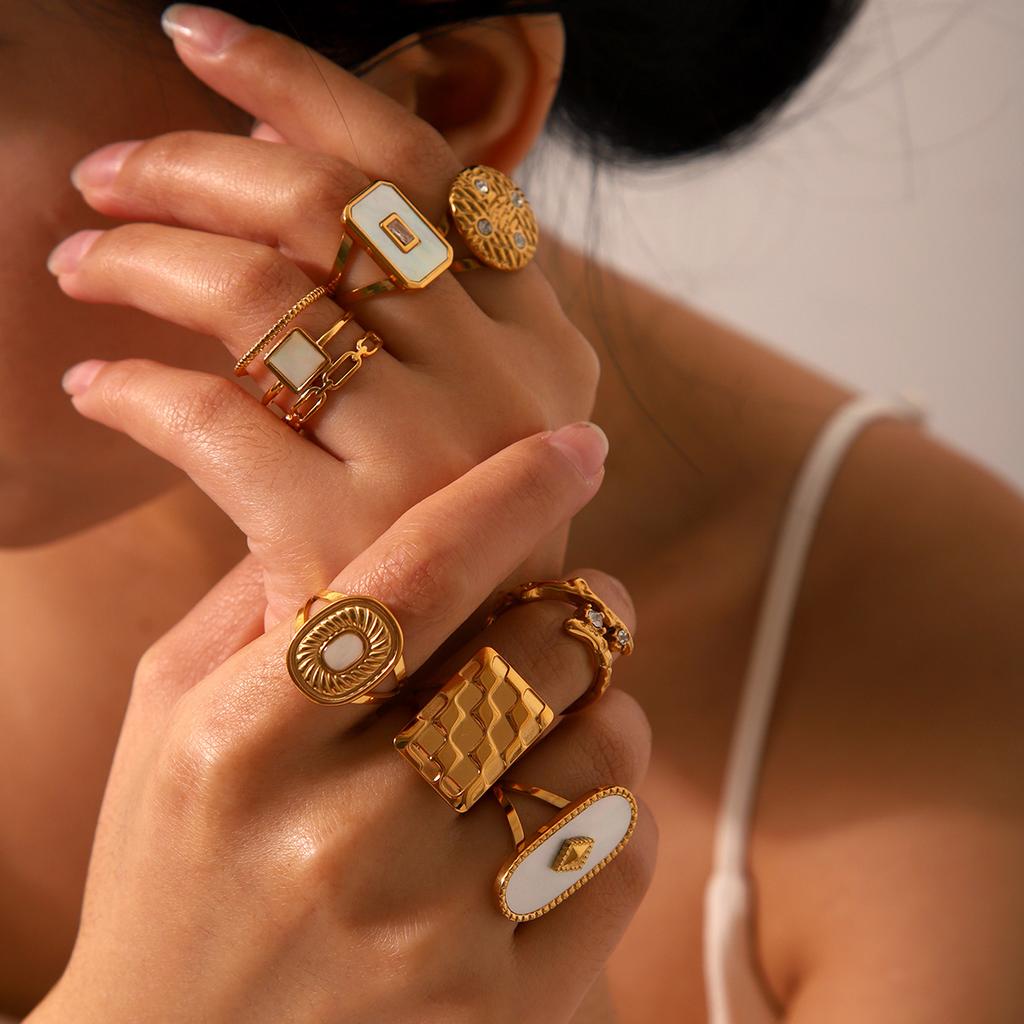Diamond-studded Geometric Ring for Women, 18k Gold Plated, Non-fading, Light Luxury White Mother-of-pearl Titaniu