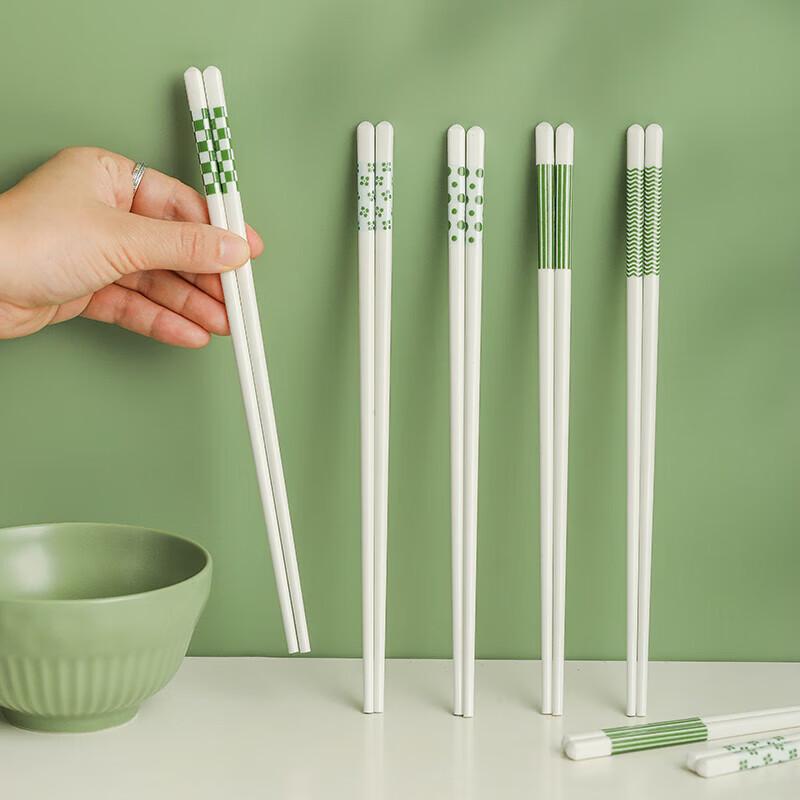 Helianfeng Style Ceramic Chopsticks Set