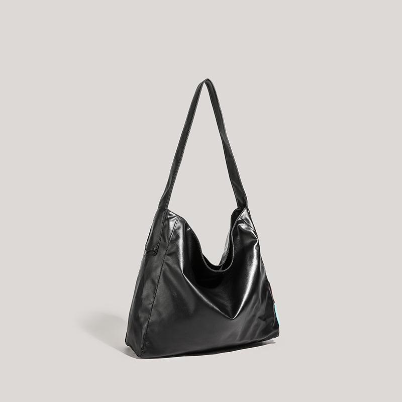 Simple new fashionable versatile large-capacity commuter shoulder bag