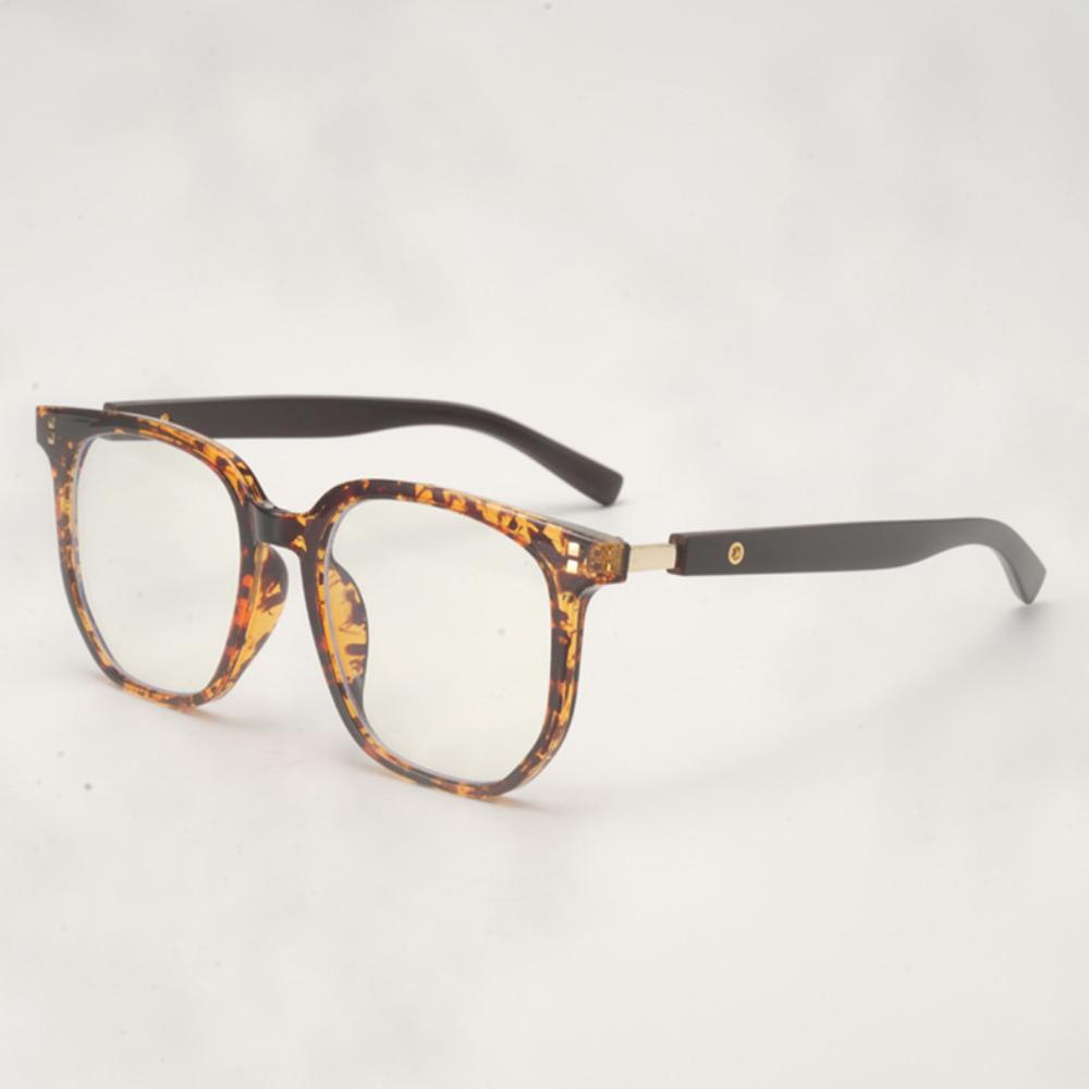 Vintage Wood Texture Sunglasses Temple Arms Square Design For Round Face Trendy Unisex Eyewear For Beach Travel And Parties