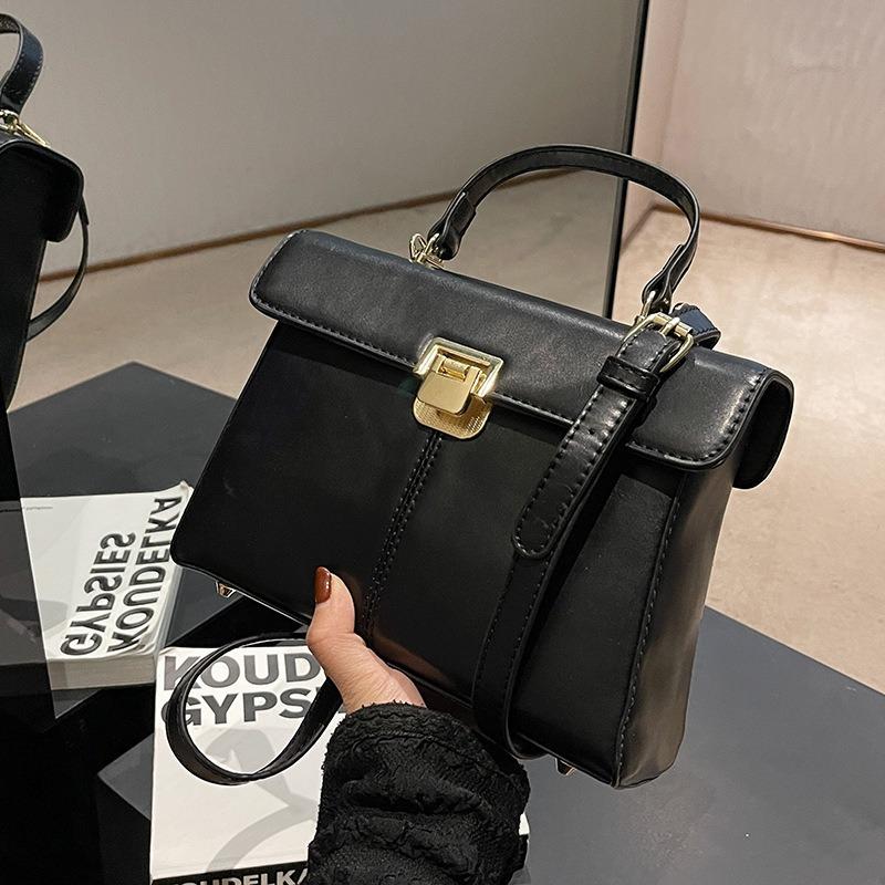 Vysoce kvalitní kabelky přes rameno pro ženy Luxusní designové kabelky z PU kůže Letní trend Crossbody kabelky a peněženky