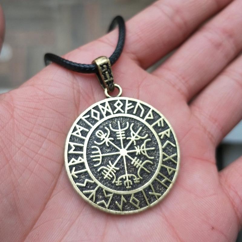 Colier cu Pandantiv Amuletă Nordic Viking Rune Circle pentru Bărbați