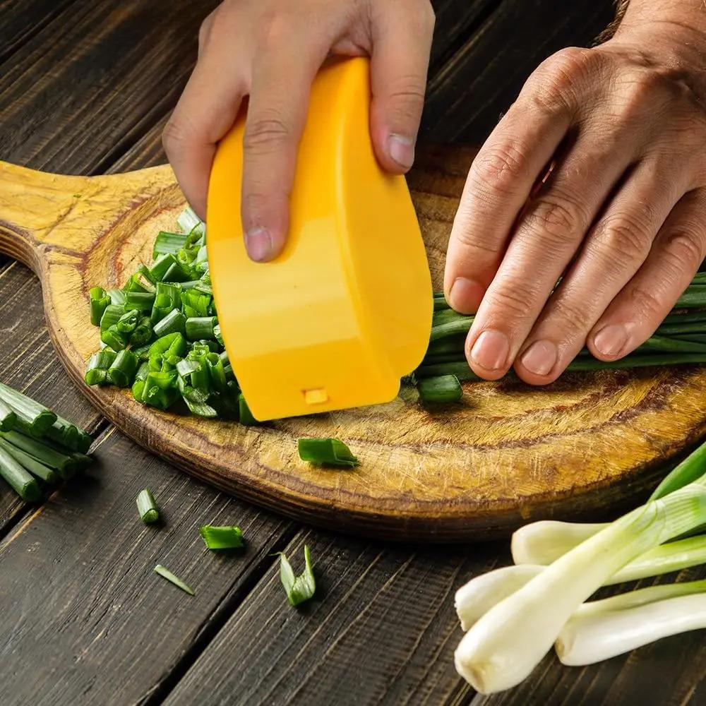 Vegetable Chopper Roller Manual Scallion Cutter with 6 Stainless Steel Blade Herb Roller Mincer Parsley Chopper Tools