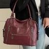Retro Locomotive Wind Bag, New Large-capacity Soft Leather Commuter Bag, Shoulder Tote Bag.