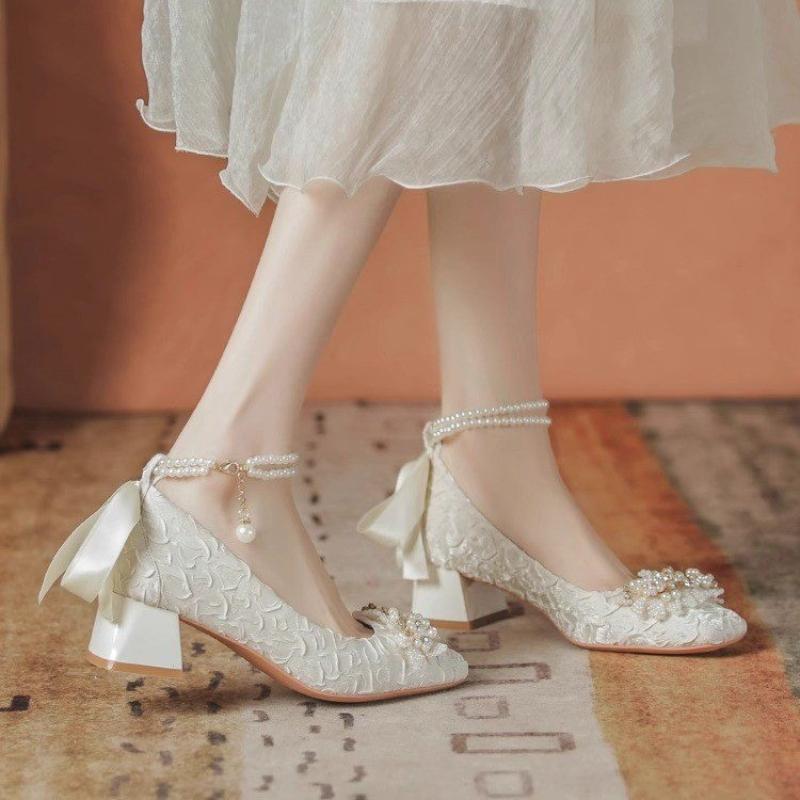 Móda Jaro a Podzim Nový Styl Špičatá Špička Ploché Ležérní Boty Dámské Mělká Ústa Perlová Spona Pohodlné Módní Dámské Boty