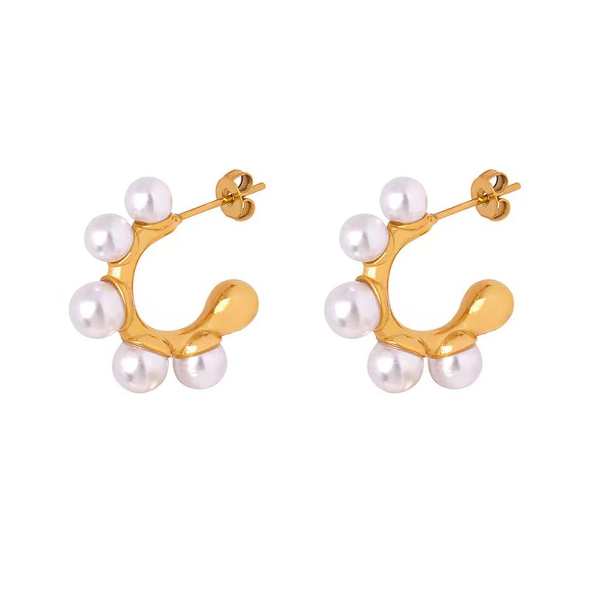 

Circle titanium steel earrings plated with 18k gold personalized niche design inlaid shell beads temperament earrings