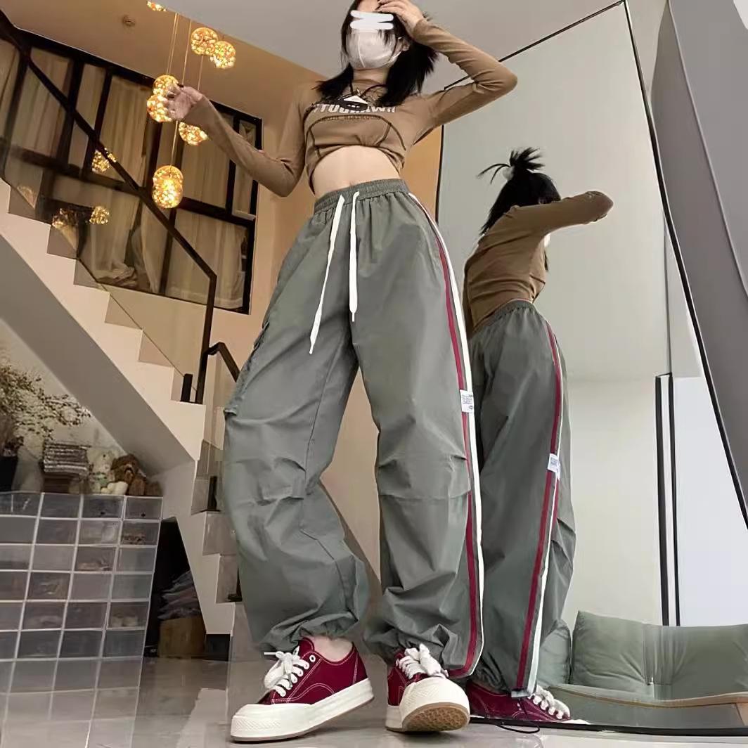 

Unisex American Retro Wide-Leg Overalls: Casual, Loose-Fitting Slims for Spring & Summer M зелений