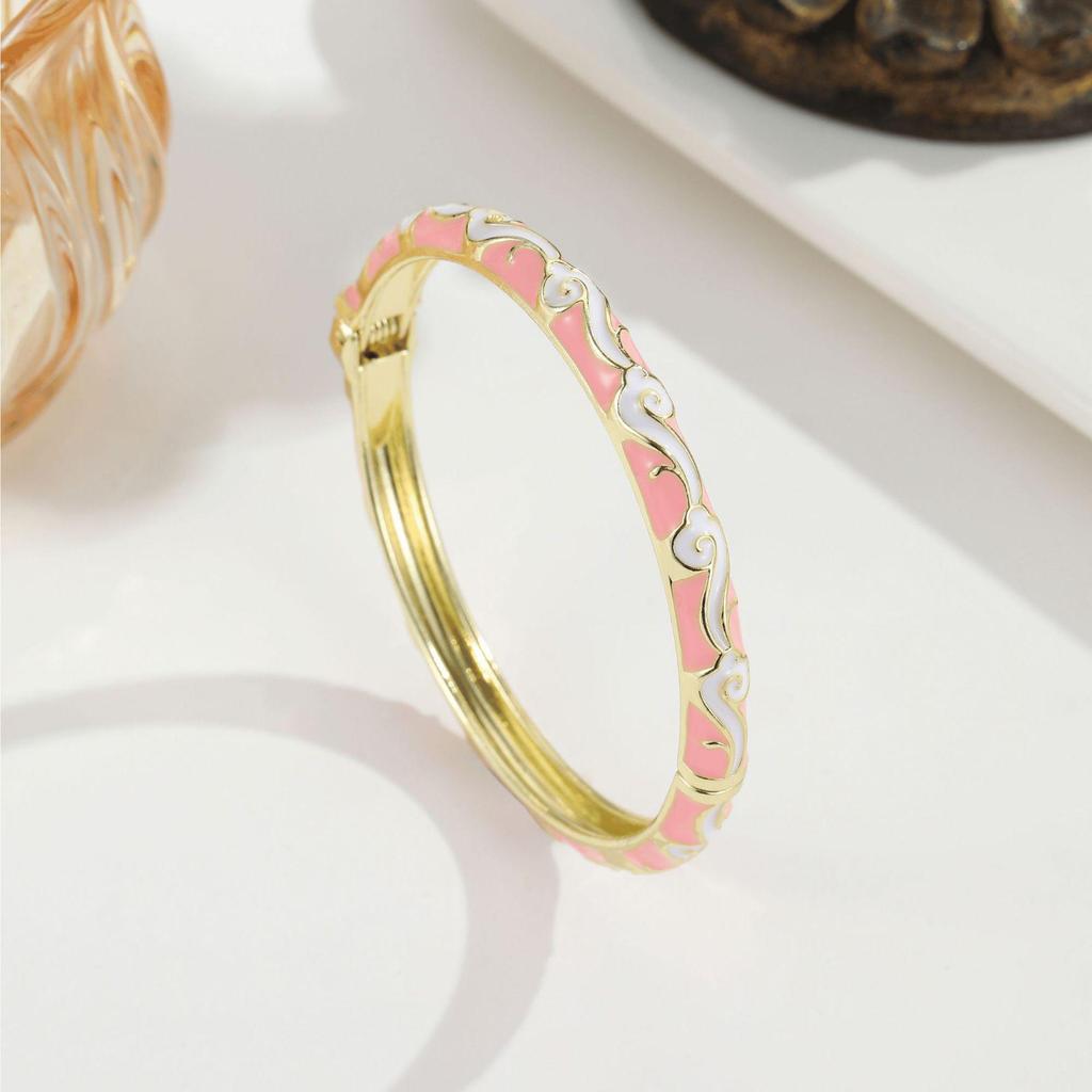 Süßes Tropföl-Armband aus Cloisonné-Emaille: Bunter Retro-Palaststil mit Glückswolken-Design