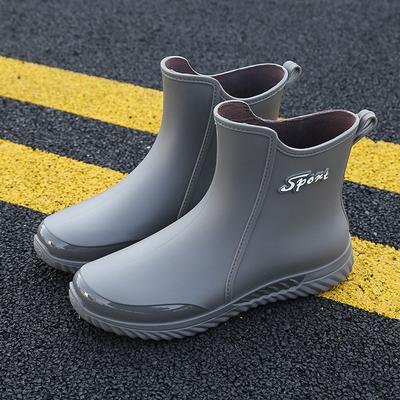 Scarpe da pioggia alla moda stivali da pioggia a tubo medio da uomo antiscivolo e resistenti all'usura scarpe da lavoro da cucina in gomma da uomo autolavaggio pesca protezione del lavoro