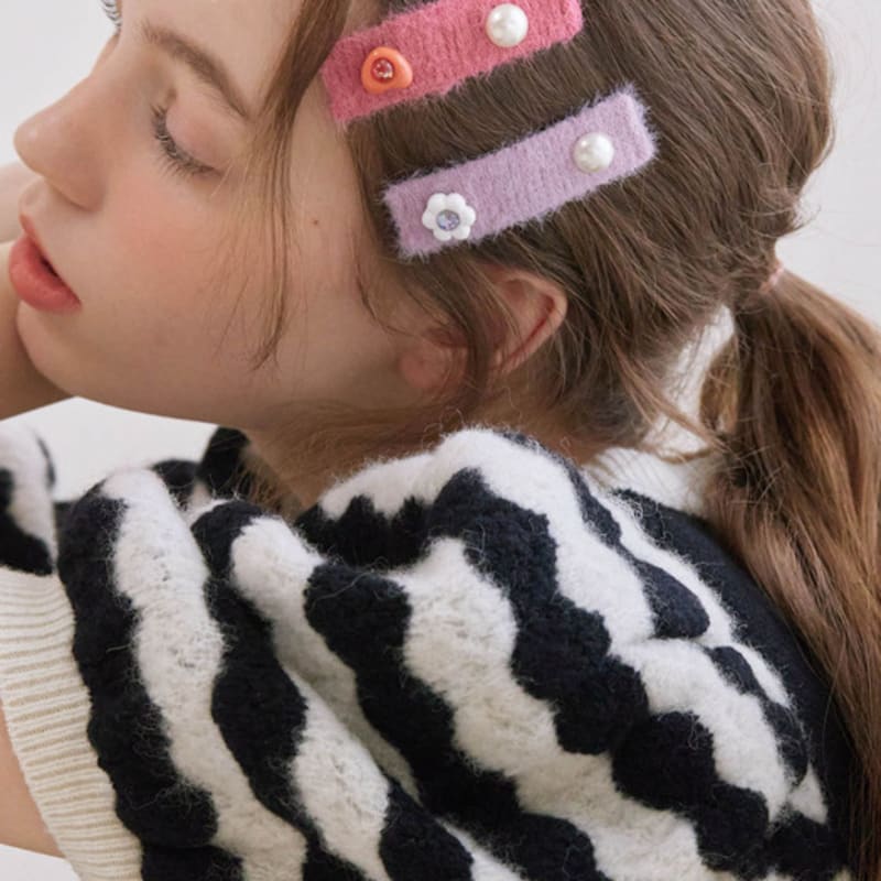 

luvinball Heart & Pearl Knitted Hair Pin Pink