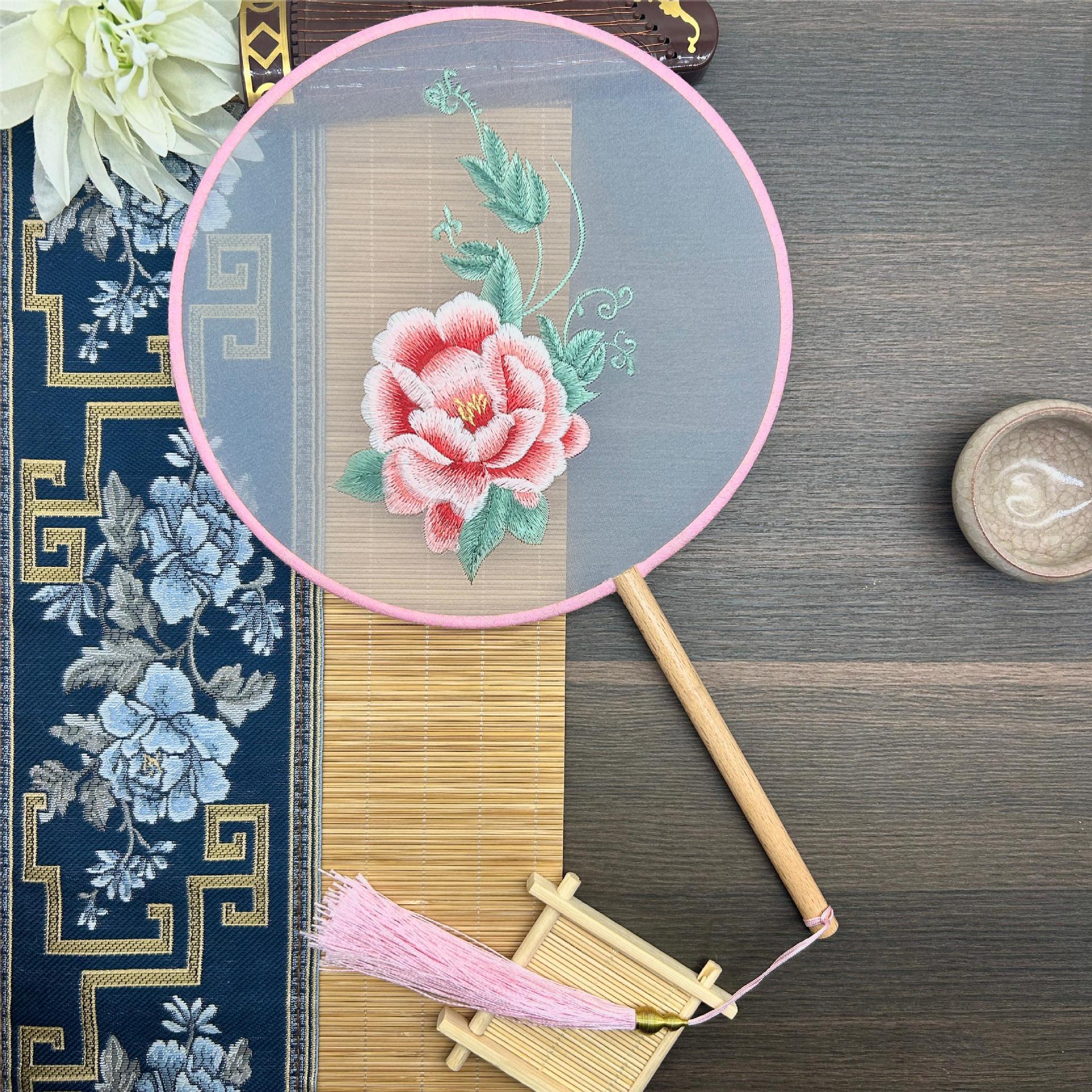 Двусторонний веер для танца Сучжоуской вышивкой - Китайский стиль