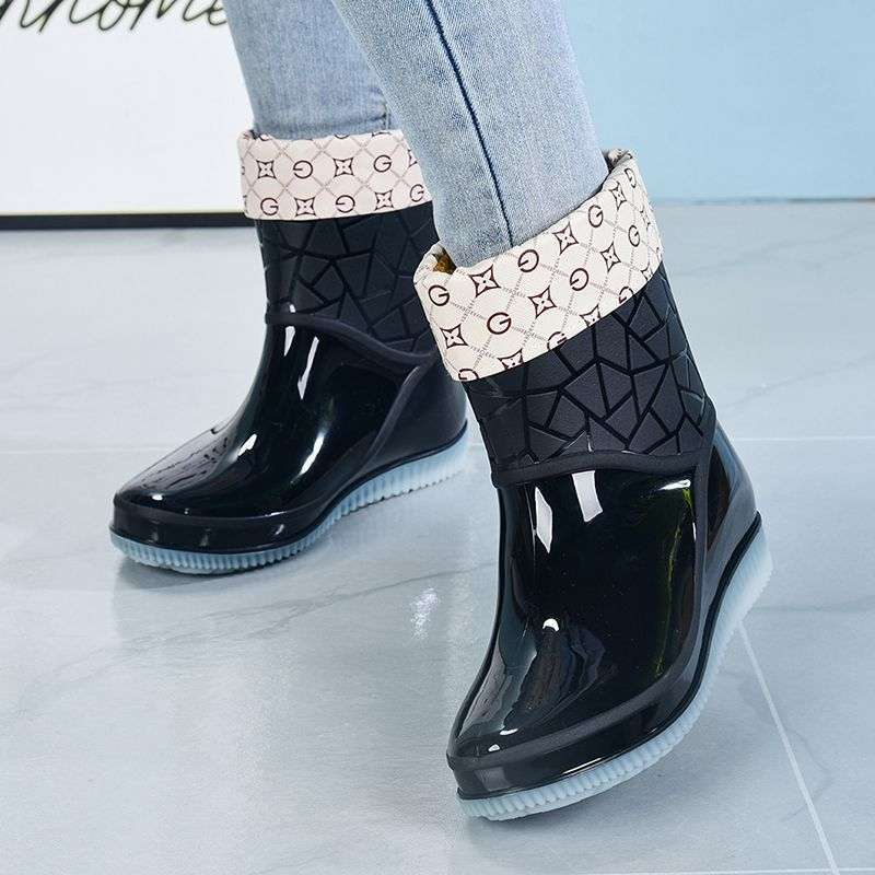 Fashion work short rain boots women's summer kitchen overshoes thickened non-slip rain shoes outer wear rubber shoes kitchen waterproof shoes