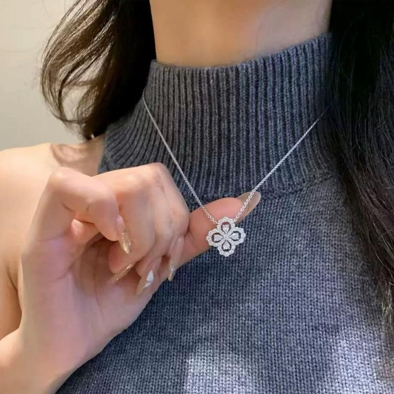 S925 Sterling Silver Four-Leaf Clover Pendant Necklace: Sparkling Gift for Girlfriend in Elegant High-End Style