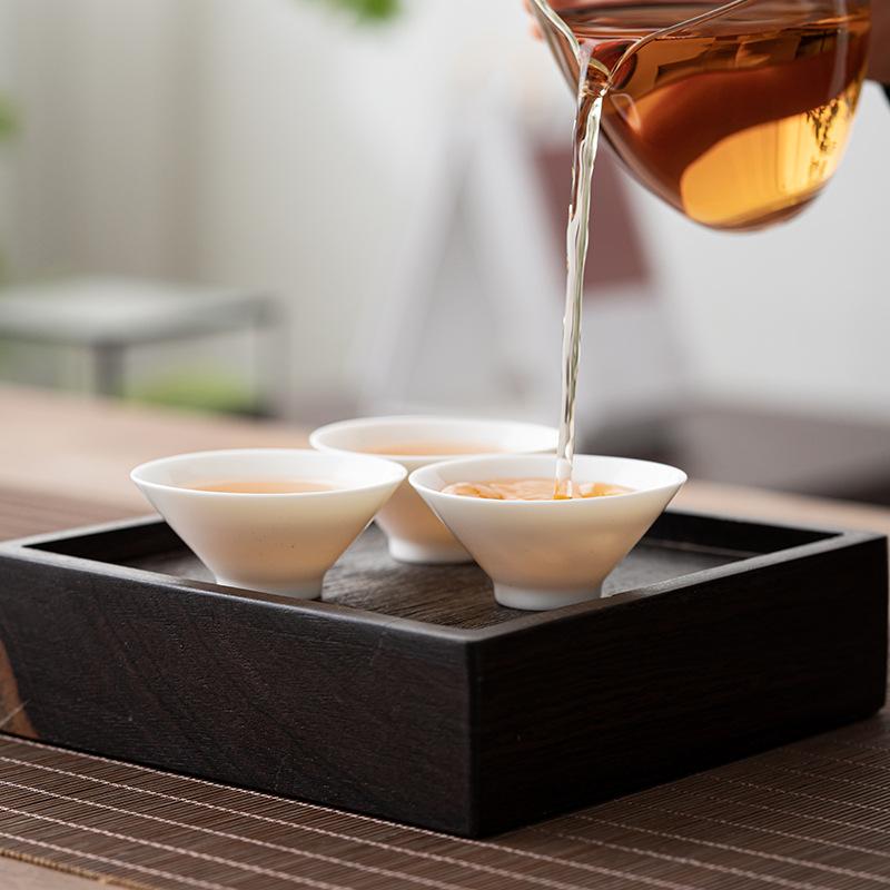 Handgefertigte Tasse aus weißem Porzellan, gefertigt aus Rohporzellan, Jade und weißem Porzellan. Keramik-Teetasse, kleine Teetasse, Kung-Fu-Teeservice-Tasse, Dehua-Porzellan.