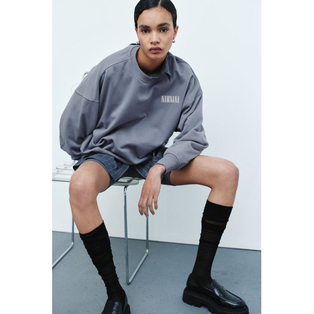 

Толстовка с принтом HM серая Nirvana