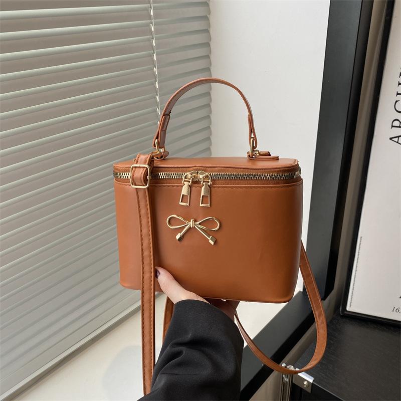 Spring New Retro Simple Fashion Handbag Box Bag Fashion Versatile Shoulder Bag Premium Messenger Bag