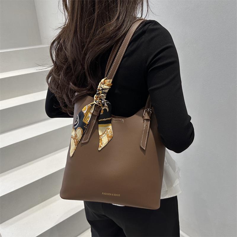 2025 Große Damen-Umhängetasche - Vielseitige, einfache Pendler-Tragetasche mit Schal