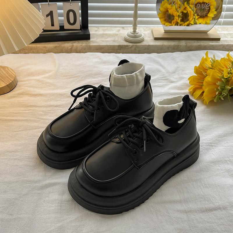 

Маленькие кожаные туфли женские в британском стиле 2025 года, новая весна, универсальные туфли на платформе с крошкой, японские студенческие туфли в стиле ретро со шнуровкой 38 чёрный