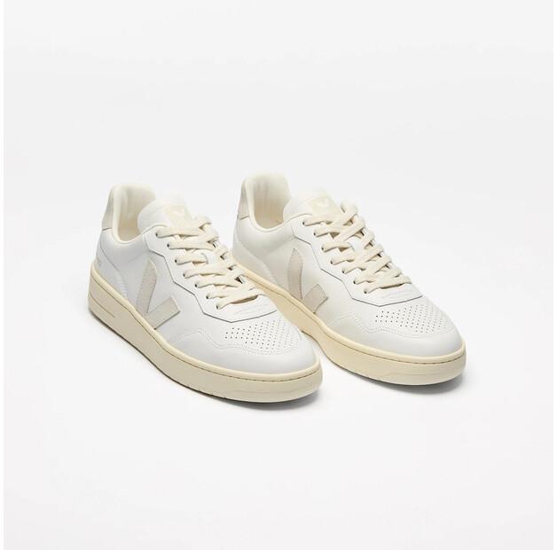 Кроссовки Veja V-90 Leather Sneaker