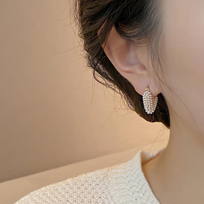 New Unique Style Pearl Heart Shaped Hoop Earrings Simple Versatile Elegant Luxury Accessories for Women‘s 2024 New Trend Jewelry