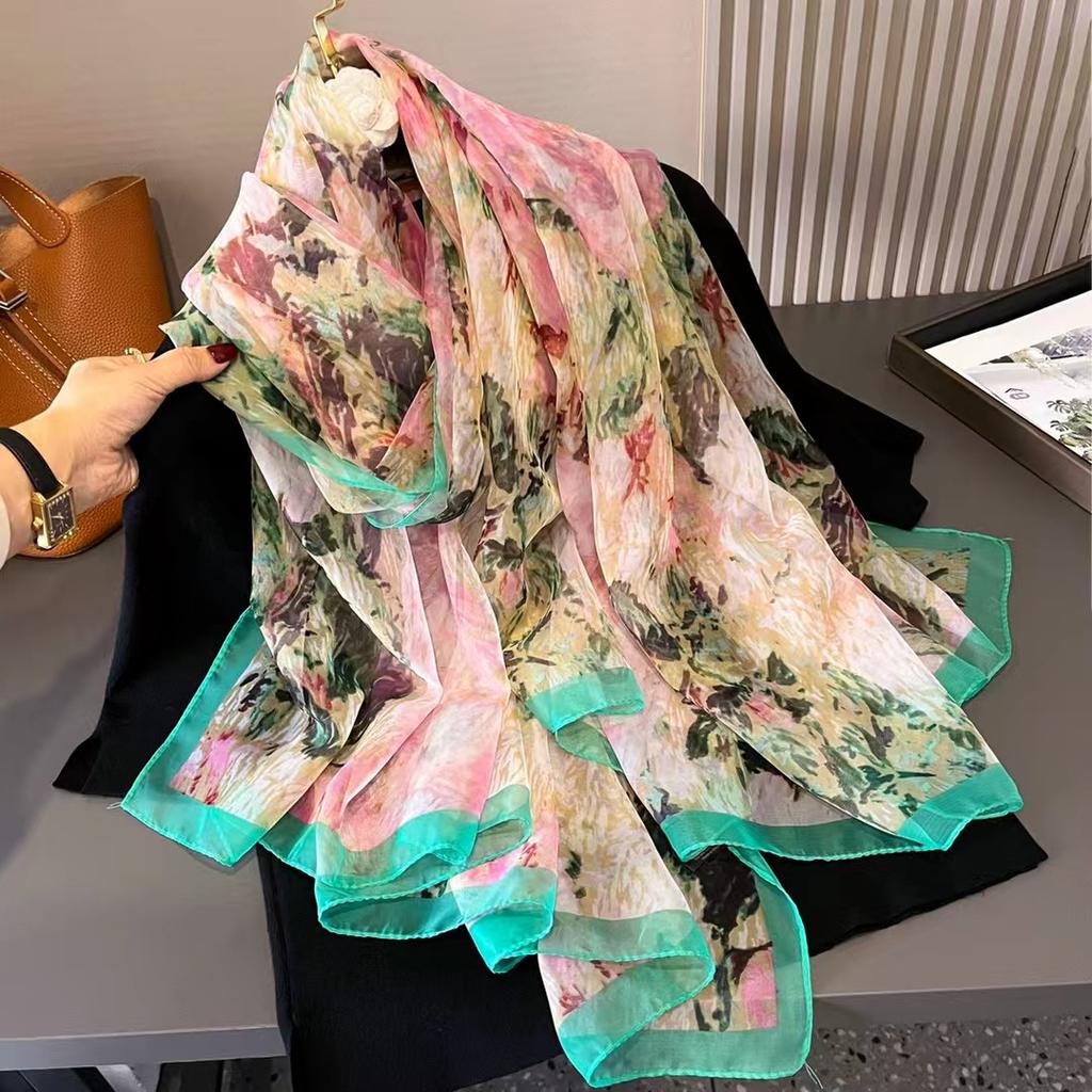 Nytt sommer sjal i imitert silke for kvinner Blå og hvit porselen trykt Pustende silkeskjerf Hodeinnpakket tynt gasskjerf Morsskjerf