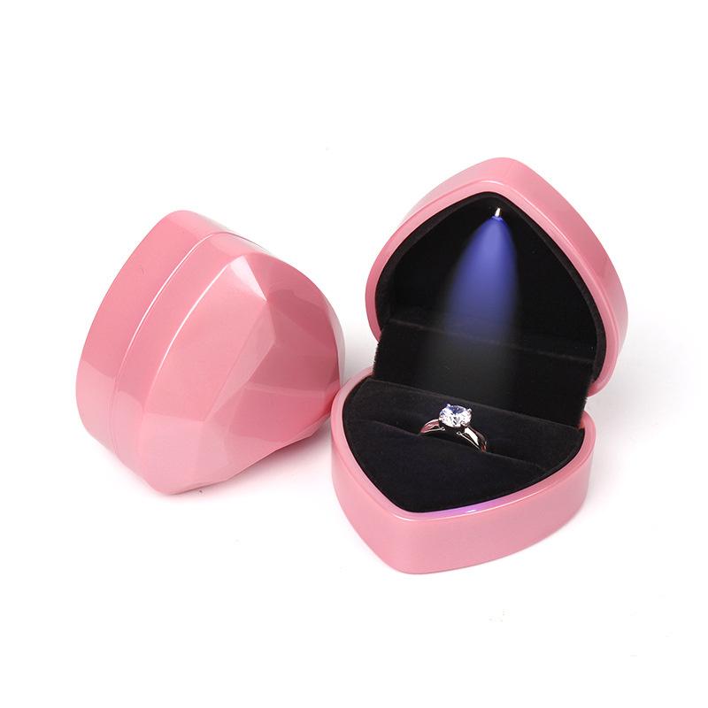 1 Stück Kreative Herzförmige LED-Licht Schmuckschatulle High-End Verlobung Geständnis Ringbox Licht Schmuckaufbewahrungsbox