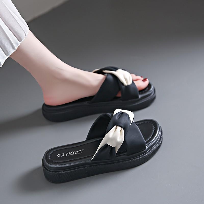Evening wind slippers women's summer outer wear thick bottom cross soft bottom new fashion going out sandals