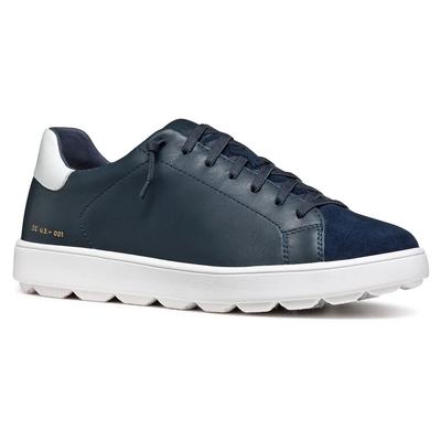 Unisekso stiliaus avalynė – Sportbačiai