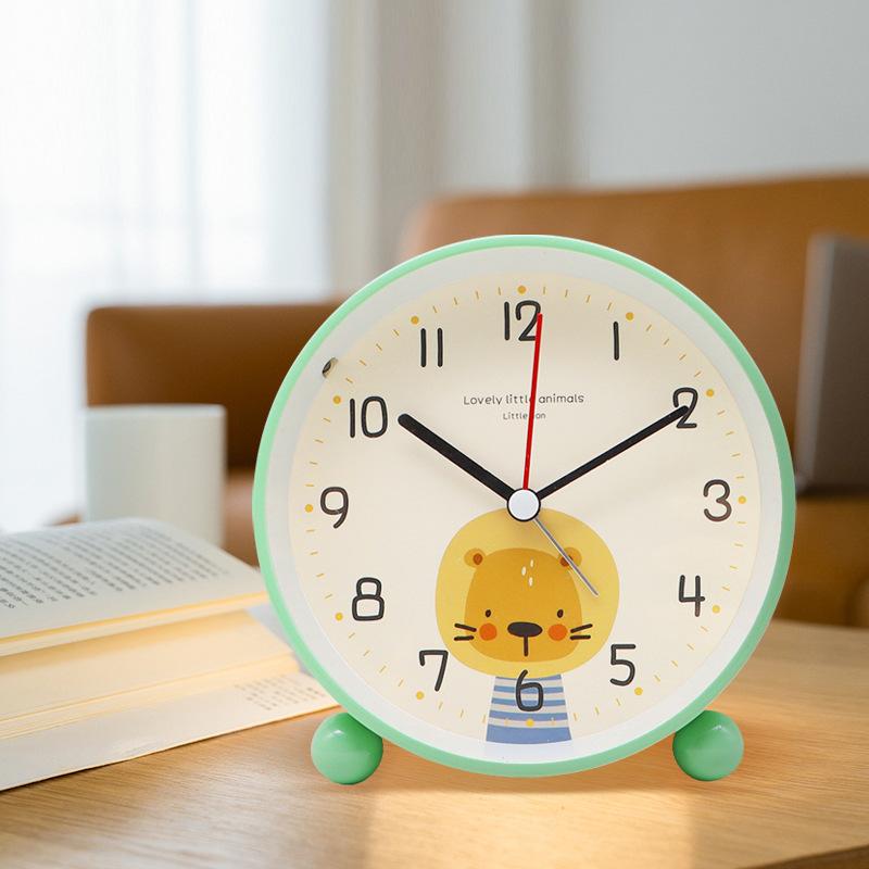 Round Cute Cartoon Animal Clock 4.5-inch Alarm Clock for Children and Students Bedside Silent Sweep Second Night Light