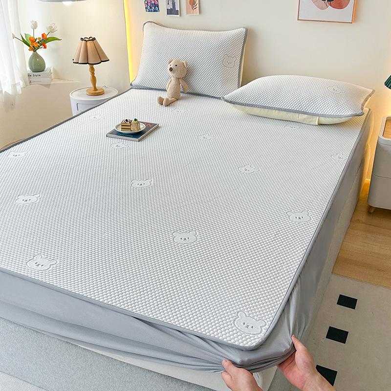 Ice Bean Mat Cool Bedspread Set - Fitted Sheet Style for Dorms, Air-conditioned Rooms, Ice Silk Feel.