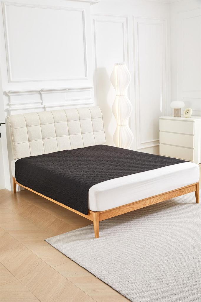 Waterproof Pet Mattress Cover: Dustproof, Anti-Slip, Anti-Urine Protective Sofa Pad for Cats and Dogs