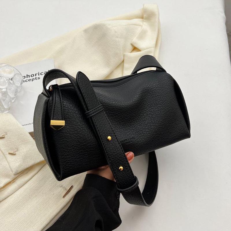 

Жіноча сумка на одне плече під пахву, Високоякісна ПУ шкіра, Мінімалістичний повсякденний дизайн кросбоді у формі подушки чорний