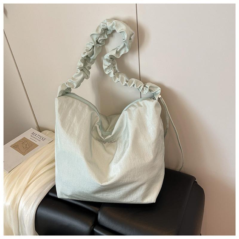 Canvas Bag Women's Large-capacity New Summer Simple Versatile Messenger Bag Pleated College Student Tote Bag