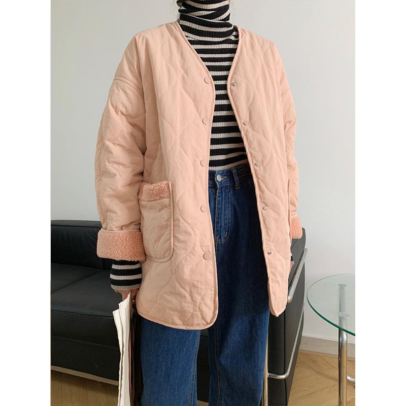 Осень-зима женское однотонное пальто в клетку с v-образным вырезом и длинным рукавом — фото 4