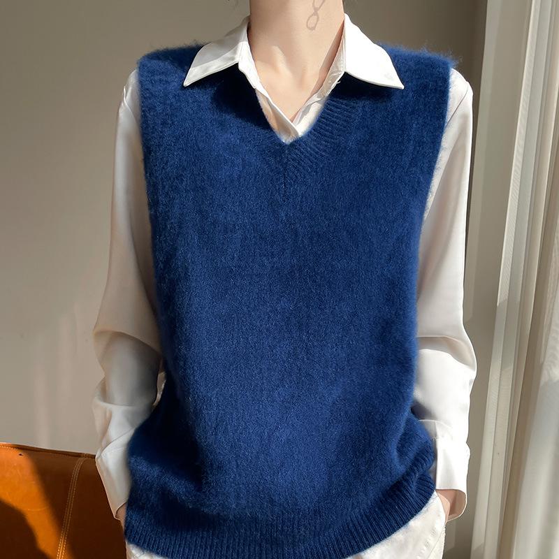 Women's Retro V-Neck Wool Knit Vest - Sleeveless, Jacquard Design, Loose Fit