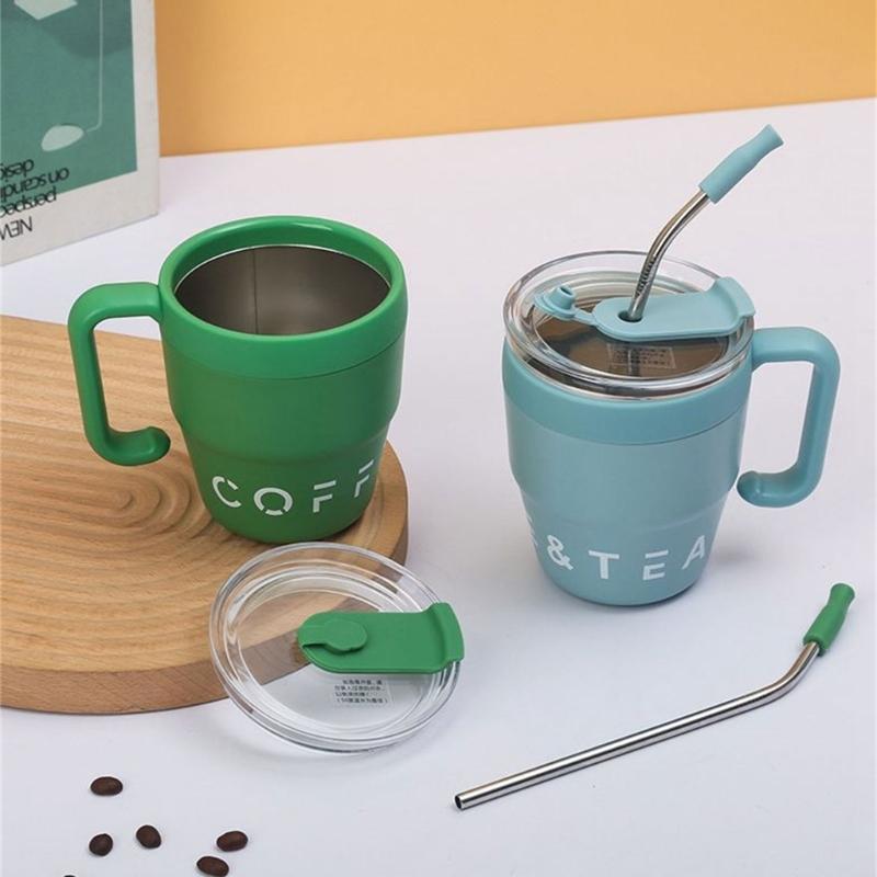 Inovativní hrnek na kávu s uchem a víčkem se slámkou 480ML Láhev Materiál nerezová ocel Hrnky se slámkou na nápoje