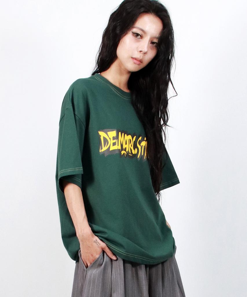 Deumakeu Text Graffiti Boxy Short Sleeve Tee- Khaki