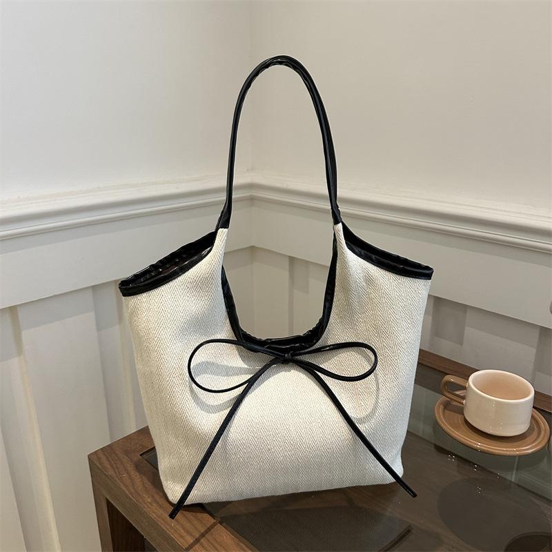 

Large capacity bag women s summer versatile fashion casual shoulder bag simple class commuter tote bag чорний