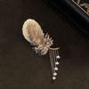 Luxuriöse Exquisite Perlenquaste Goldfeder Brosche für Damen Mädchen Elegantes Temperament Brosche Feiner Schmuck Zubehör Geschenke