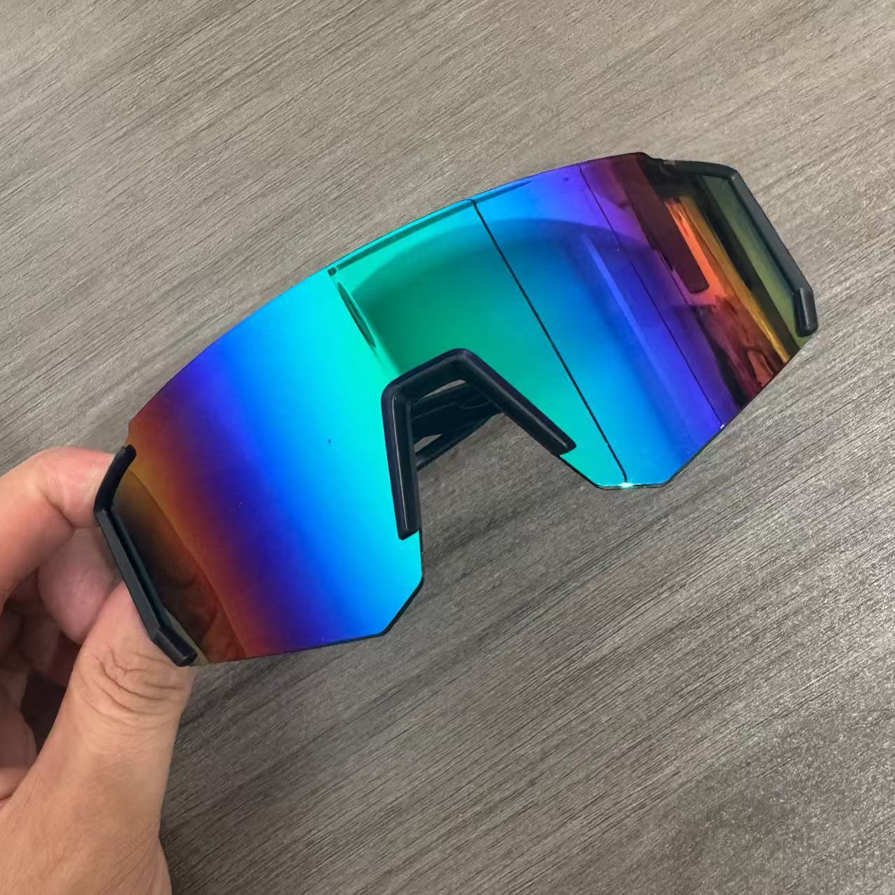 

YEZIXIN Cycling Sunglasses UV400 Sports Bike Glasses Outdoor Windproof Large Frame Bicycle Eyewear for Men and Women