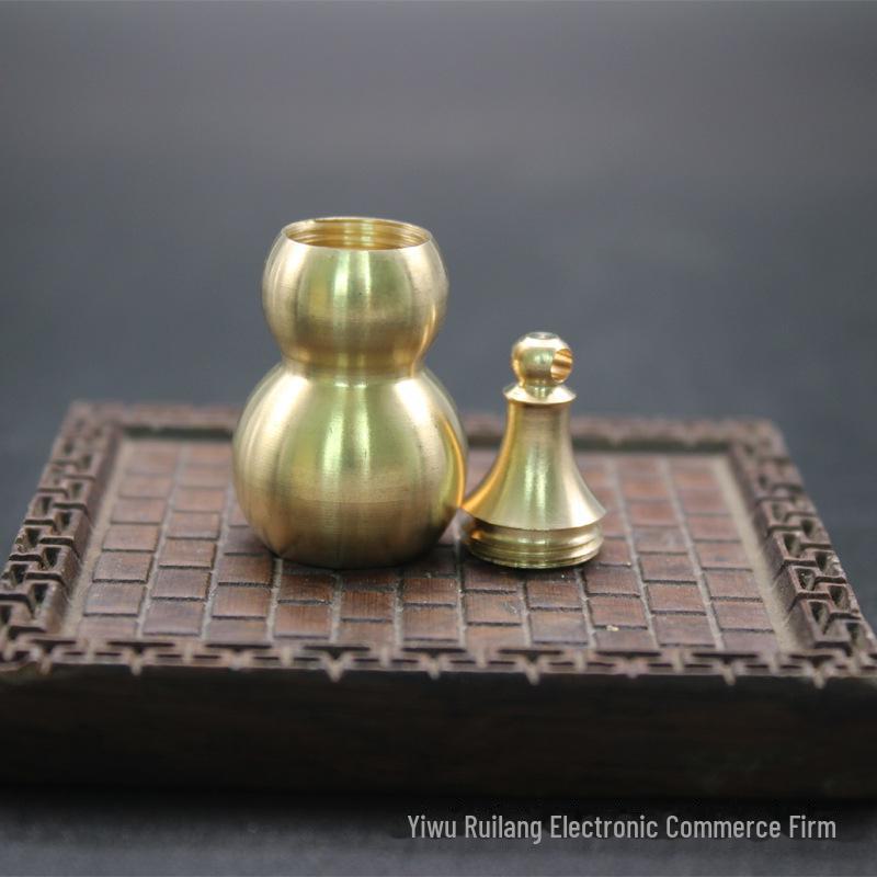 Large Brass Round Gourd Keychain Pendant for Car Accessories