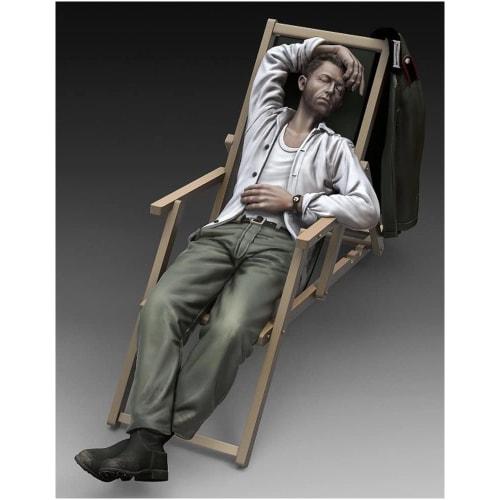 Royal Model 1/35 WWII German Infantryman Sleeping in an Easy Chair Resin Kit RM852 Molded in Color