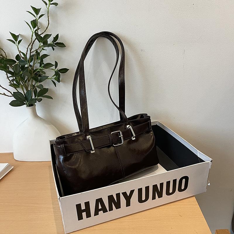 

Niche designer bags, high-end shoulder handbags, underarm bags, locomotive bags 2025 new women s bags tide