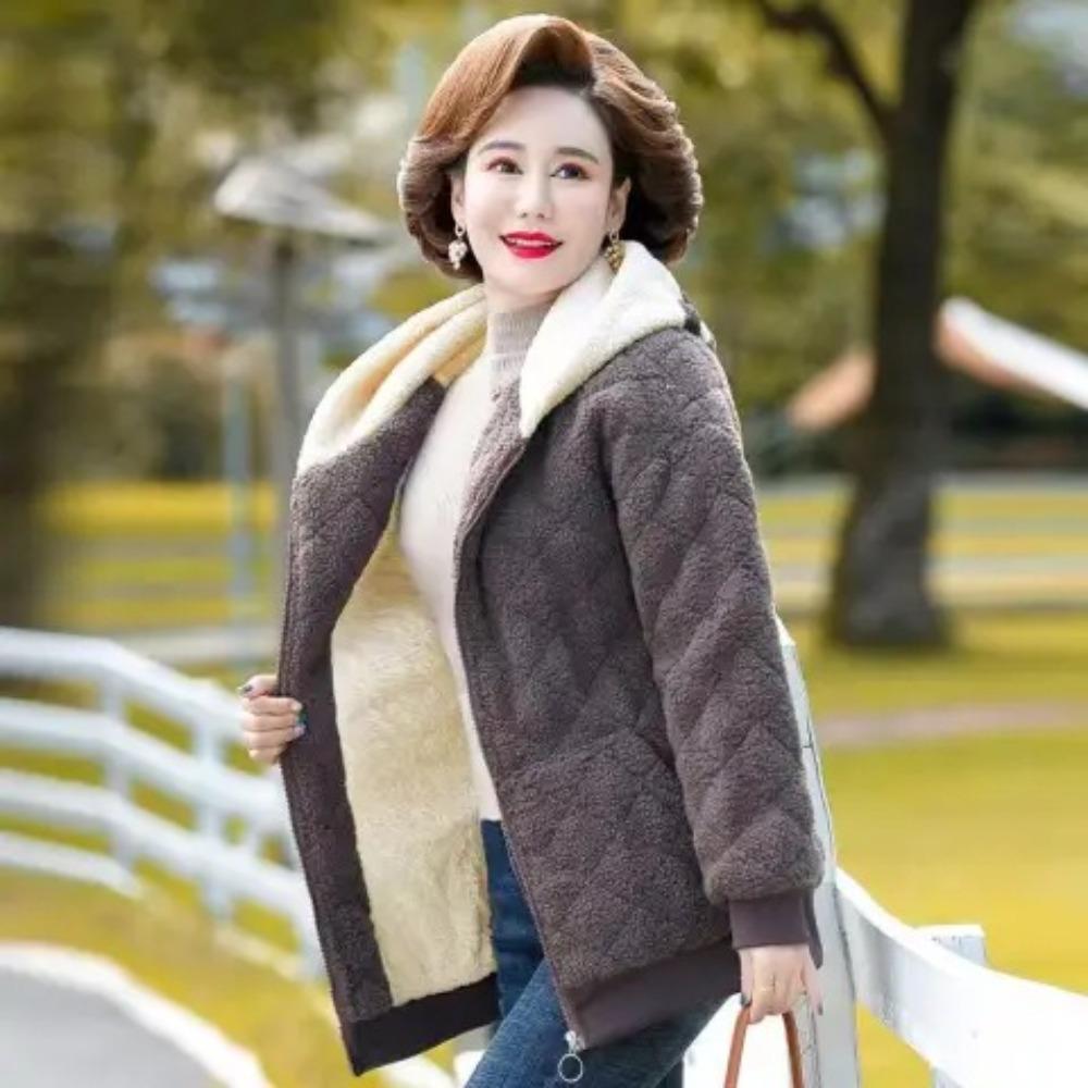 Осенне-зимняя куртка из овечьей шерсти для женщин среднего возраста — фото 2