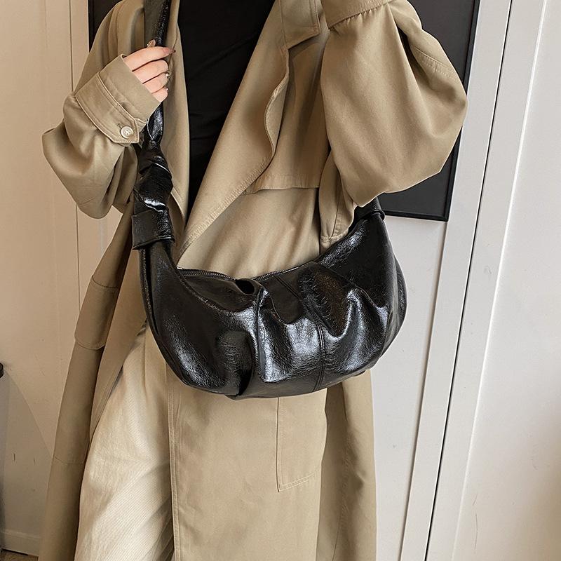 Korean Ins Large-capacity Retro Soft Leather Pleated Dumpling Bag Lazy Style Casual Versatile Horn Shoulder Messenger Bag