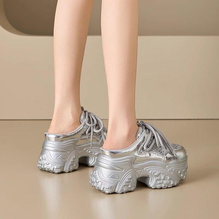 Thick-soled Bag Head Half Slippers Women's Summer Fashion Outer Wear 2025 New Internet Celebrity Leather Small Height Lazy Shoes